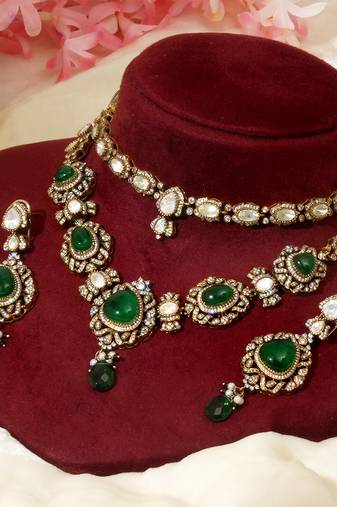 Gold plated kundan green stones necklace set