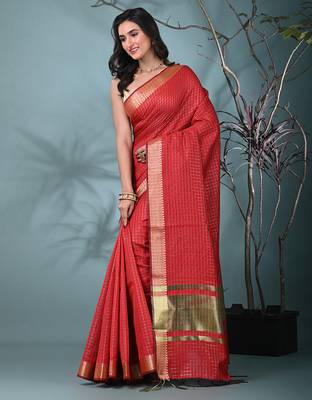 red catlon soft art silk saree with checkered pattern 2