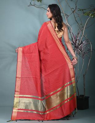 red catlon soft art silk saree with checkered pattern 3
