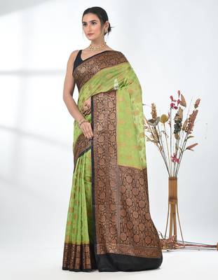 green georgette saree with red and gold border 2