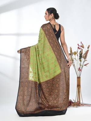 green georgette saree with red and gold border 3
