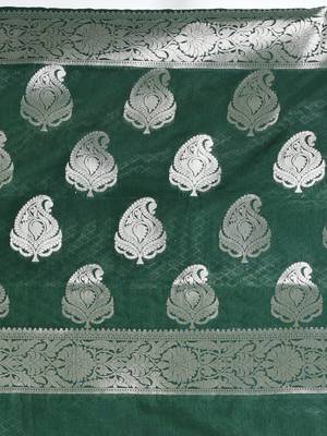 green & white silk blend tie & dye saree with intricate border 4