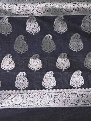 black & grey silk blend tie & dye saree with intricate border 3