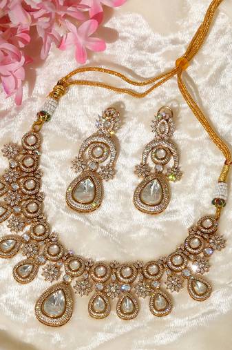 Gold plated kundan necklace set