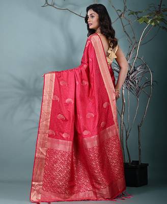 elegant fuchsia silk blend saree with intricate brocade work 3