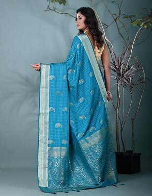 elegant sky blue silk blend saree with intricate brocade work 3