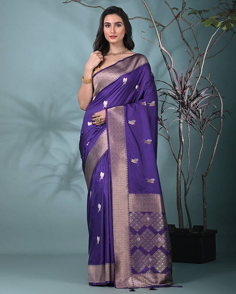 graceful purple silk blend blend saree with intricate zari work