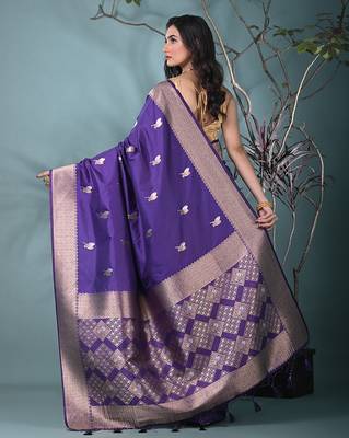 graceful purple silk blend blend saree with intricate zari work 3