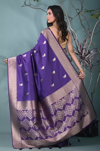 graceful purple silk blend blend saree with intricate zari work