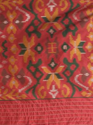 exquisite green pochampally silk blend saree with vibrant ikat pattern 4