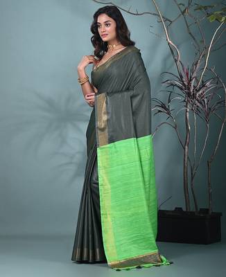 emerald green viscose saree with gheecha pallu and golden border 2