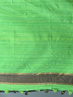 emerald green viscose saree with gheecha pallu and golden border 4