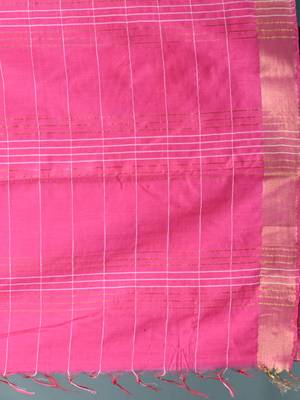 elegant pink art silk saree with checkered design 4