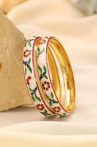 Multi color hand painted meenakari bangle