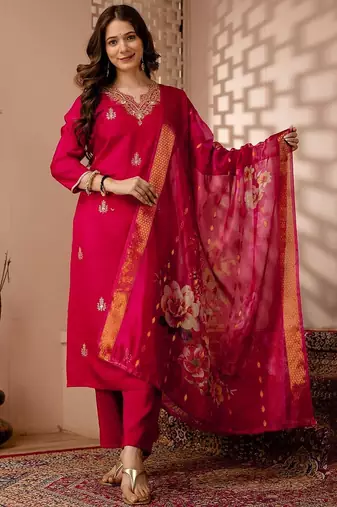 Red ethnic silk blend kurta set with dupatta