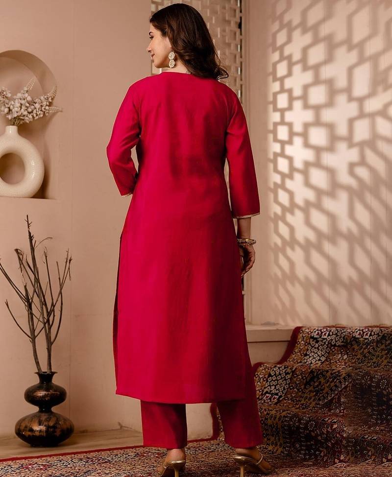 Red ethnic silk blend kurta set with dupatta