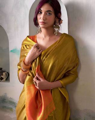 Gold tissue silk saree with blouse 3