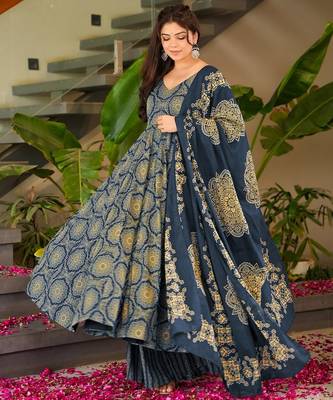 Teal muslin digital printed palazzo suit 3