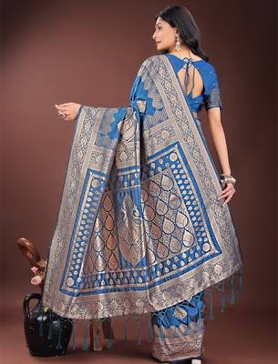 Blue silk saree with blouse 3