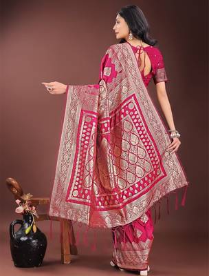 Red silk saree with blouse 3