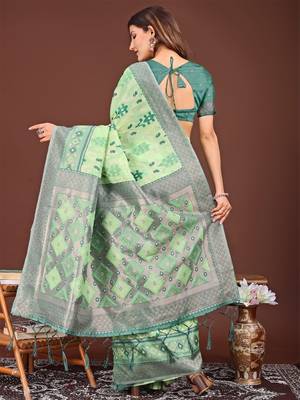 Green banarasi silk saree with blouse 3