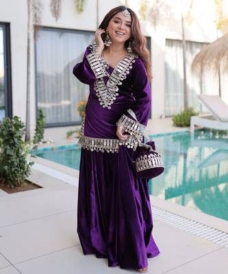 Purple velvet kurta pant set with batwa 1