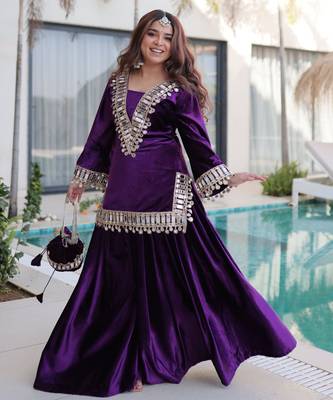 Purple velvet kurta pant set with batwa 5