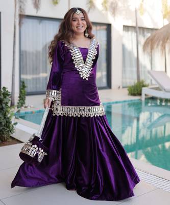 Purple velvet kurta pant set with batwa 6