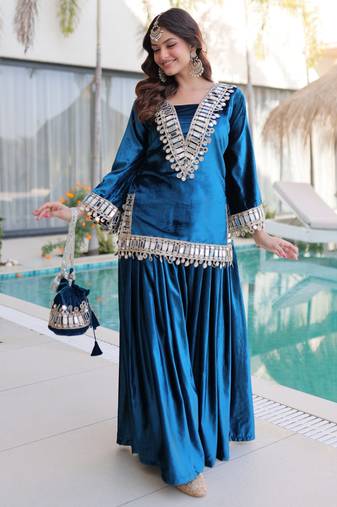 Rama velvet kurta pant set with batwa