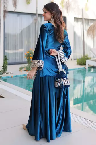 Rama velvet kurta pant set with batwa