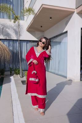 Pink velvet kurta pant set with batwa 2