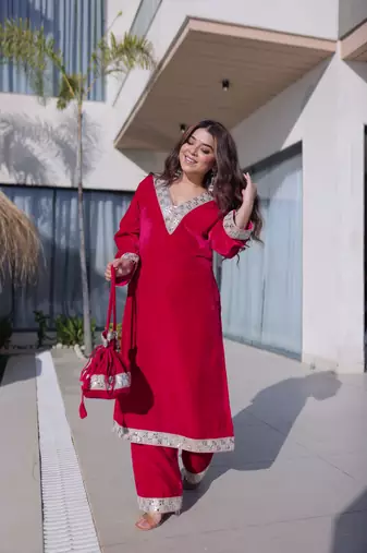 Pink velvet kurta pant set with batwa