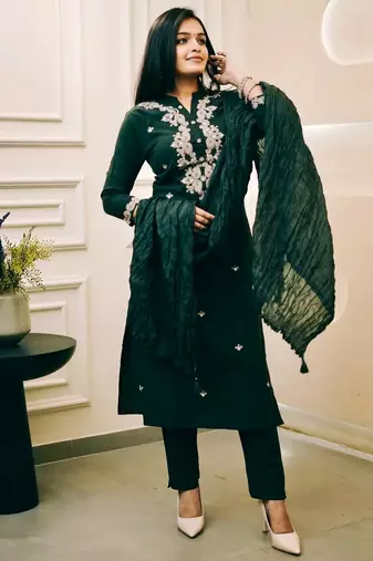 Green cotton silk kurta set with dupatta