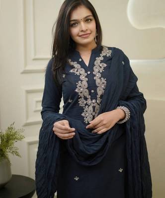 Navy blue ethnic cotton silk kurta set with dupatta 3