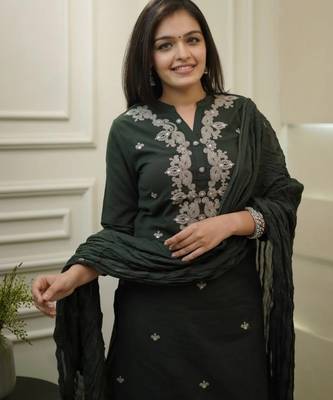 Mahendi ethnic cotton silk kurta set with dupatta 3
