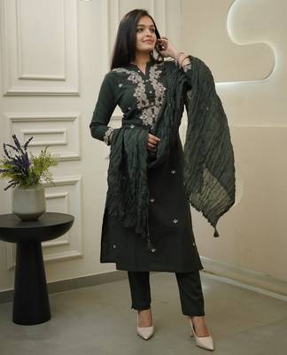 Mahendi ethnic cotton silk kurta set with dupatta 4