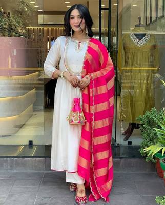 Cream cotton silk kurta set with dupatta 2