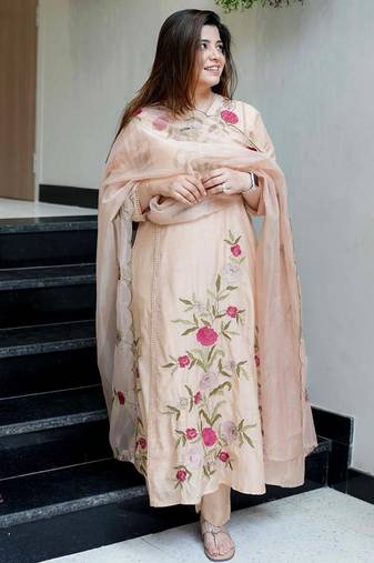 Cream chanderi embroidered kurta pant set