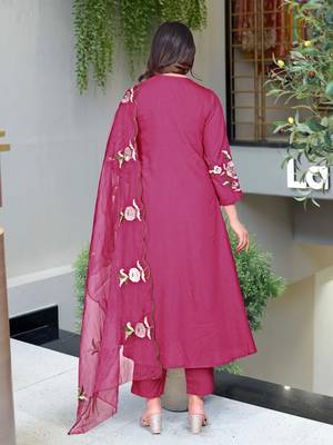 Pink chanderi embroidered kurta pant set 2