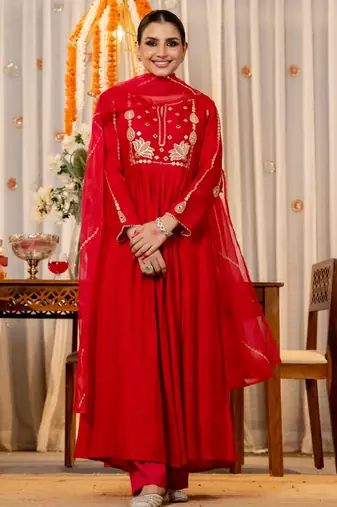 Red chanderi embroidered kurta pant set