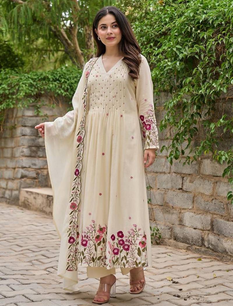 Cream chanderi embroidered kurta pant set