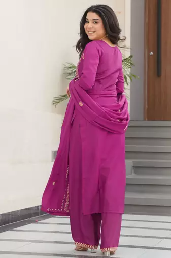 Magenta chinon embroidery suit 