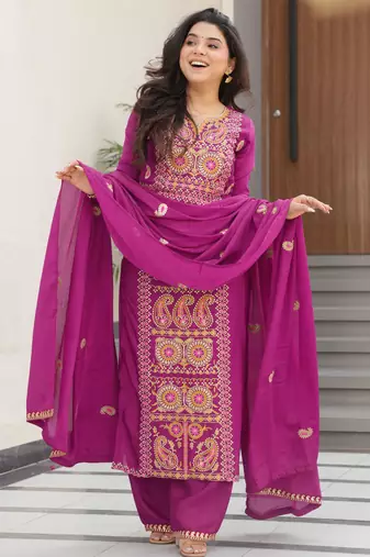 Magenta chinon embroidery suit 