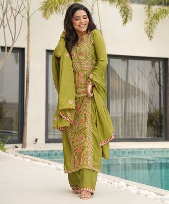 Perrot chinon embroidery suit  5