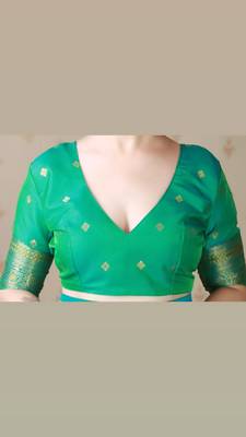 mahendi faux banarasi silk blend woven traditional saree 5