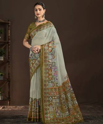 pista crepe silk blend foil printed saree 1