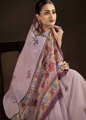 pink crepe silk blend foil printed saree 3