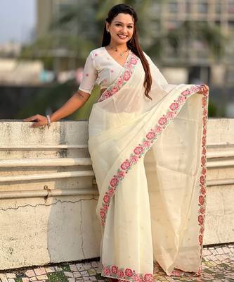 white crush silk blend embroidered wedding special saree 4