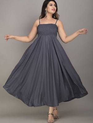 grey solid fit and flare maxi dress with shoulder straps 4