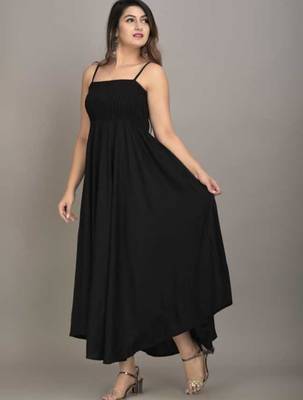 black solid fit and flare maxi dress with shoulder straps 2